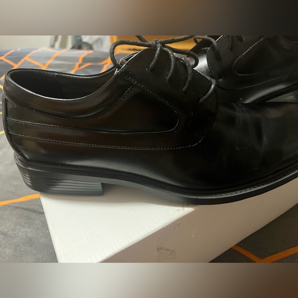 New black men’s dress shoes
